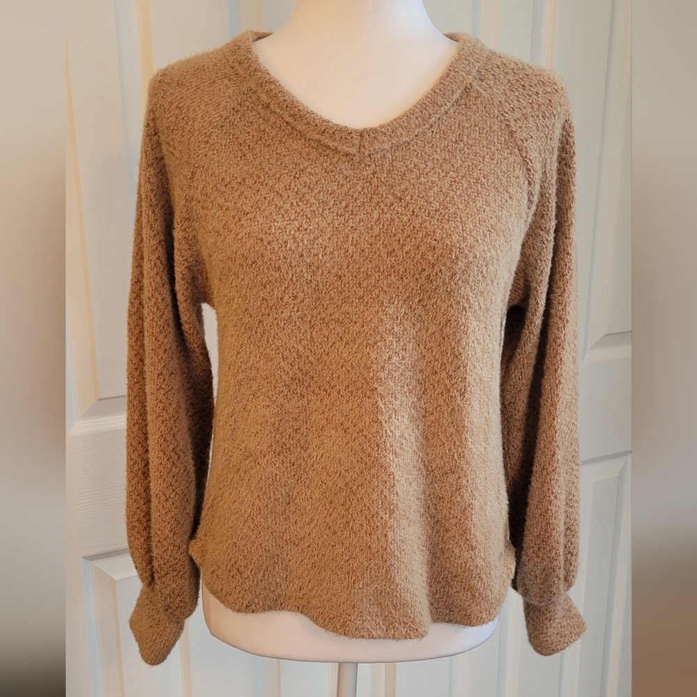 Hollister Soft Cozy Tan Women's Sweater Size XS, Relaxed Fit